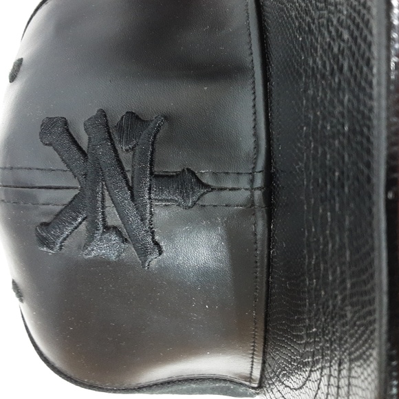 Hat - Picture 5 of 6